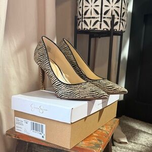 Jessica Simpson Black and Cream Patterned Heels